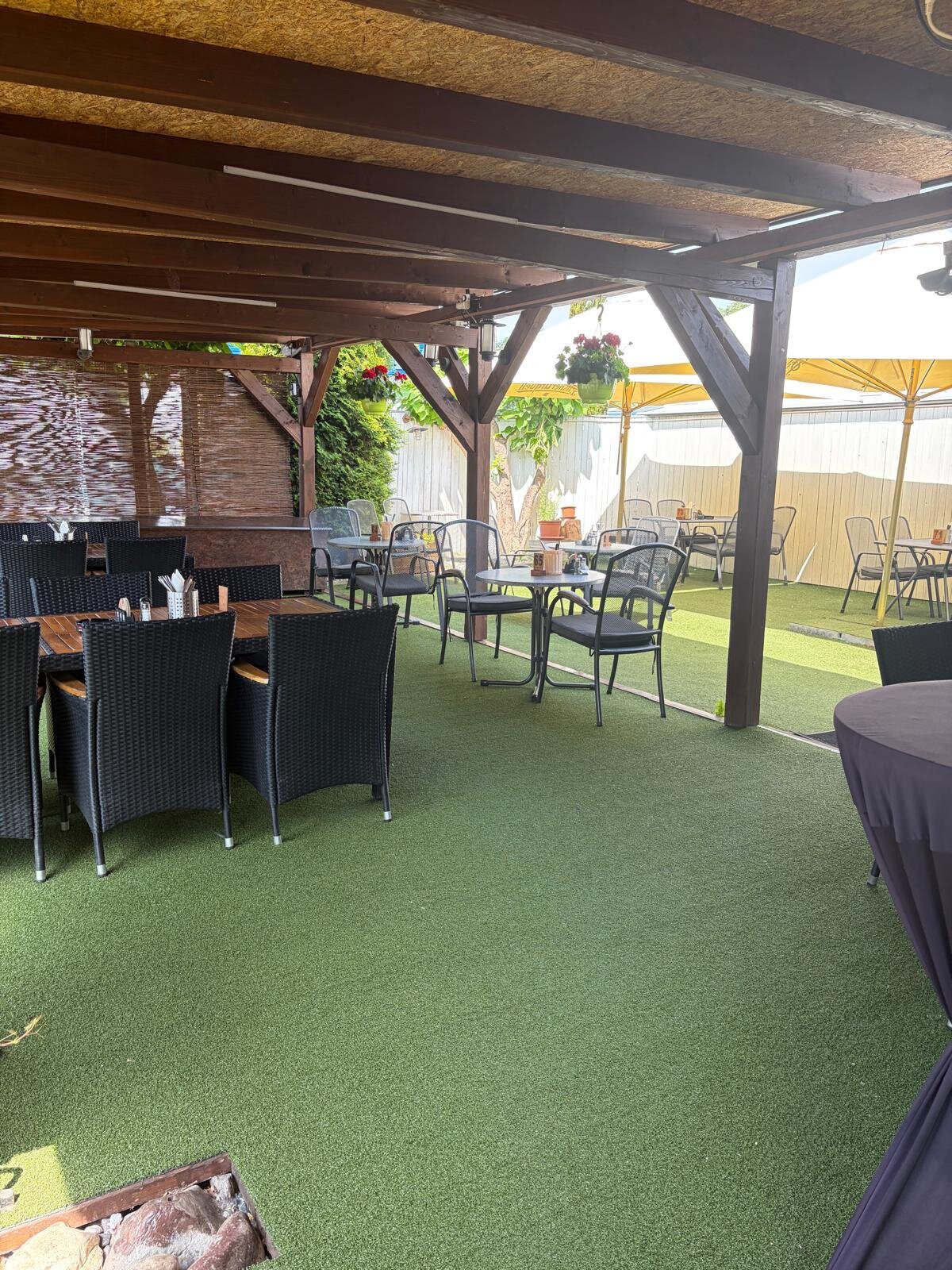 Restaurace a penzion Pegast 1