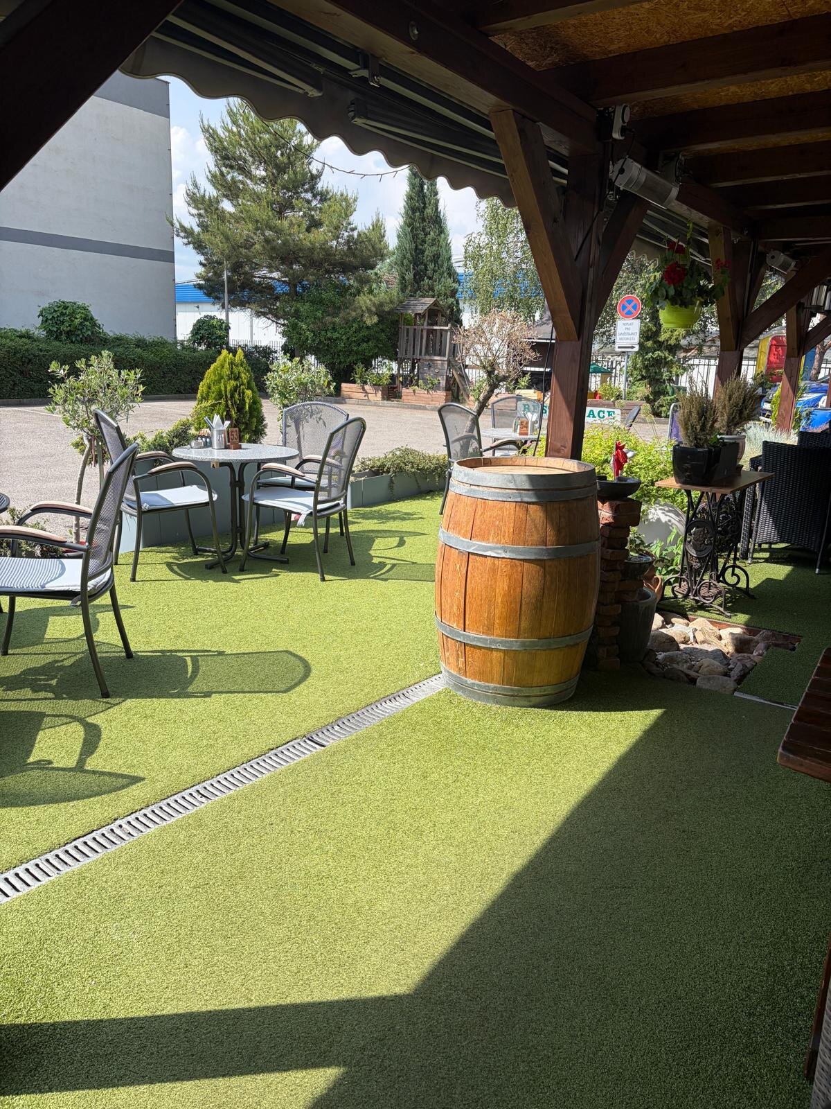Restaurace a penzion Pegast 2